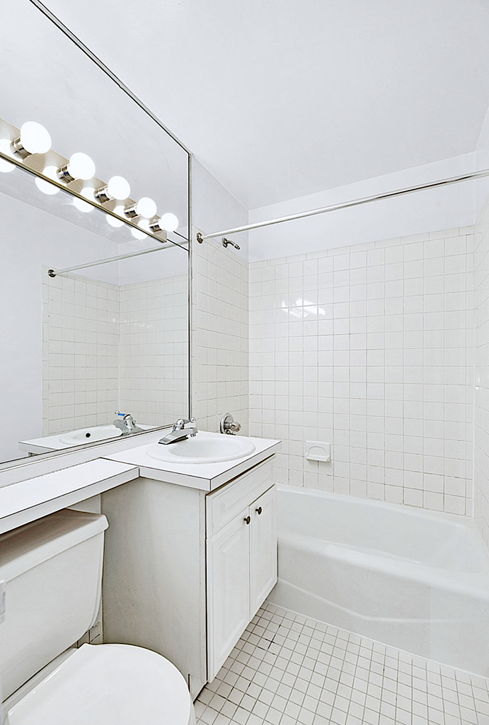 East 25th Street - Photo 4