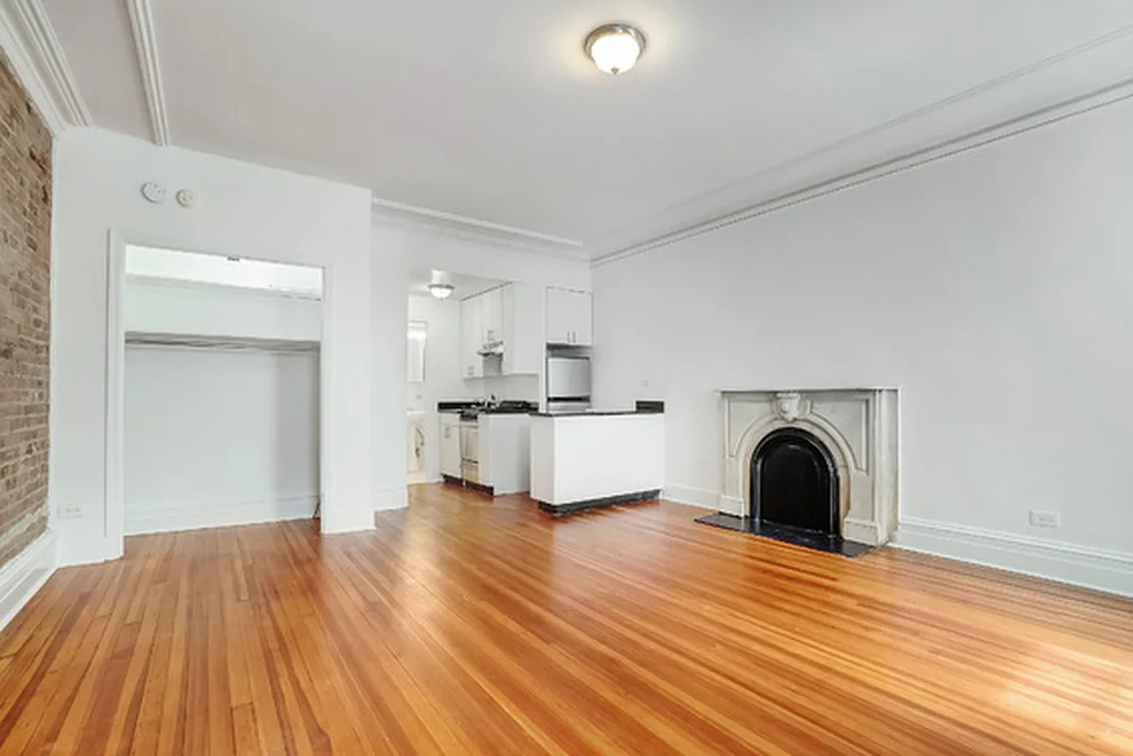 East 65th Street - Photo 1