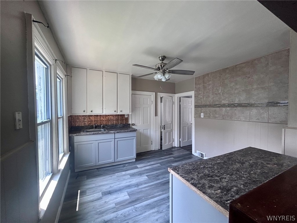 151 Amber Street - Photo 4