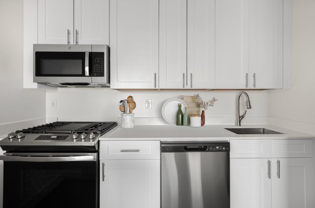 2nd Avenue - Photo 1