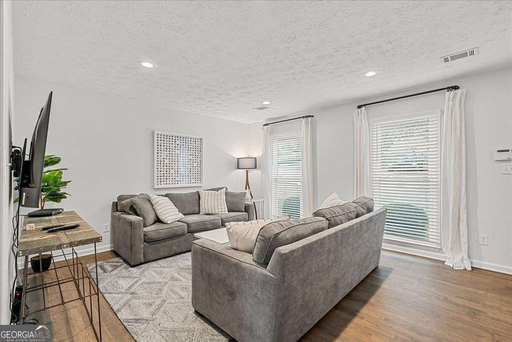 840 Rosedale Avenue Se - Photo 2