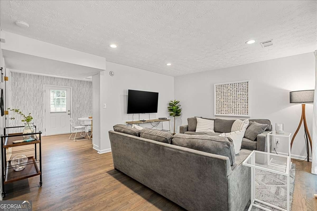 840 Rosedale Avenue Se - Photo 1