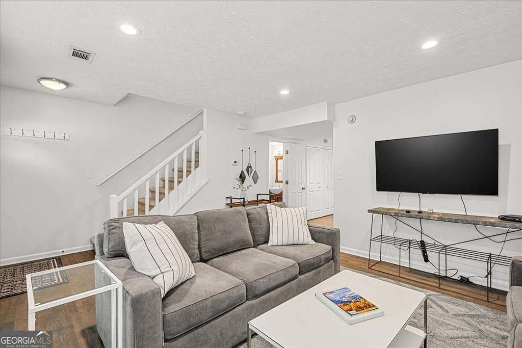 840 Rosedale Avenue Se - Photo 3