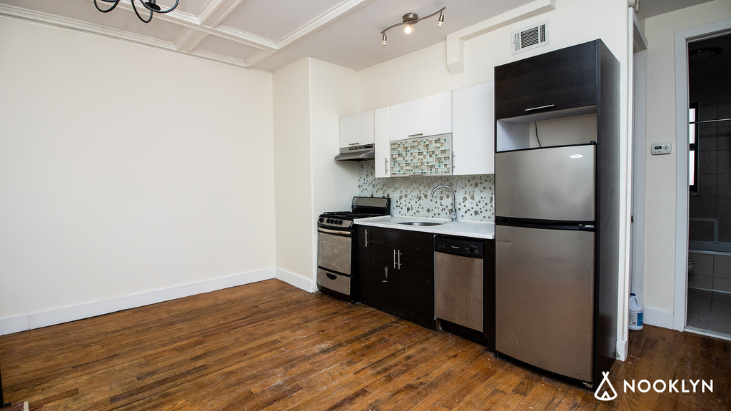 711 St Marks Ave 11216 - Photo 2