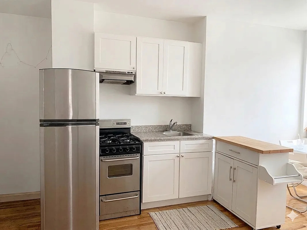 401 East 13th Street - Photo 1