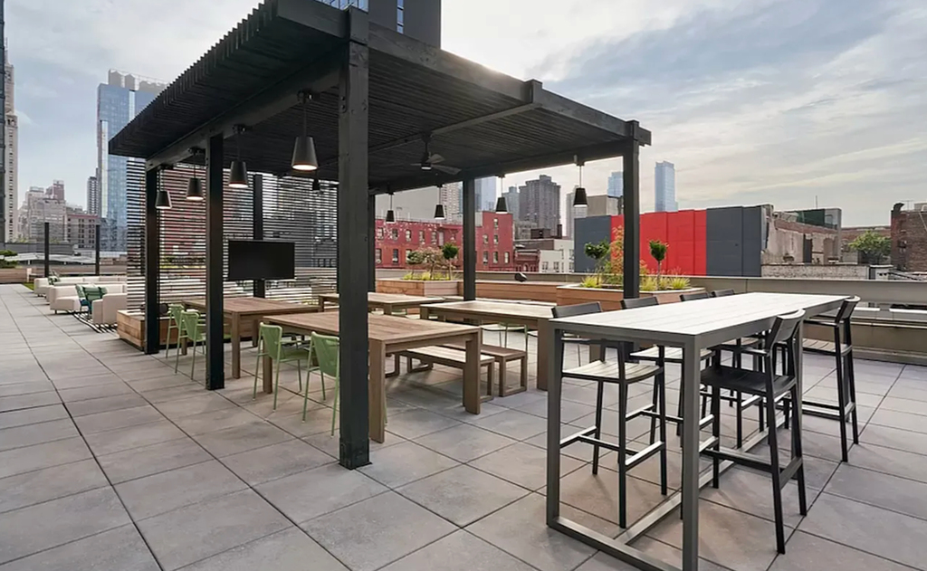 West 47th Street - Photo 3