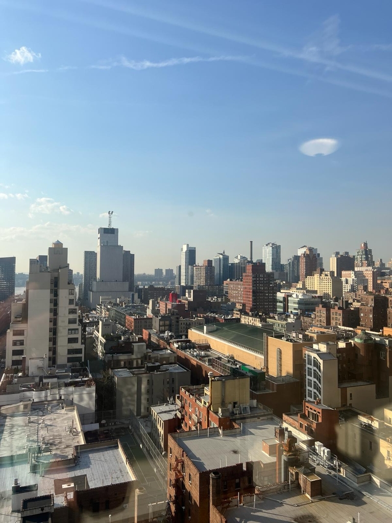 W 52nd St / 8th Avenue - Photo 10