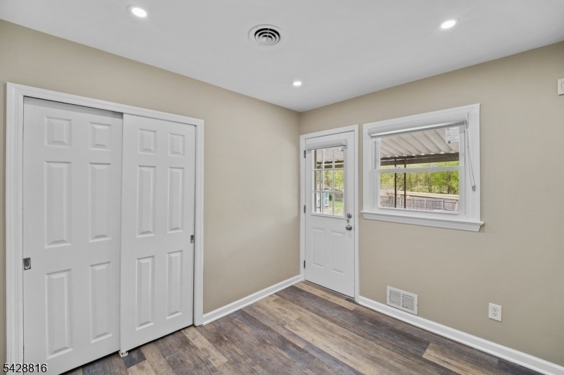 49 Louis Ave - Photo 8