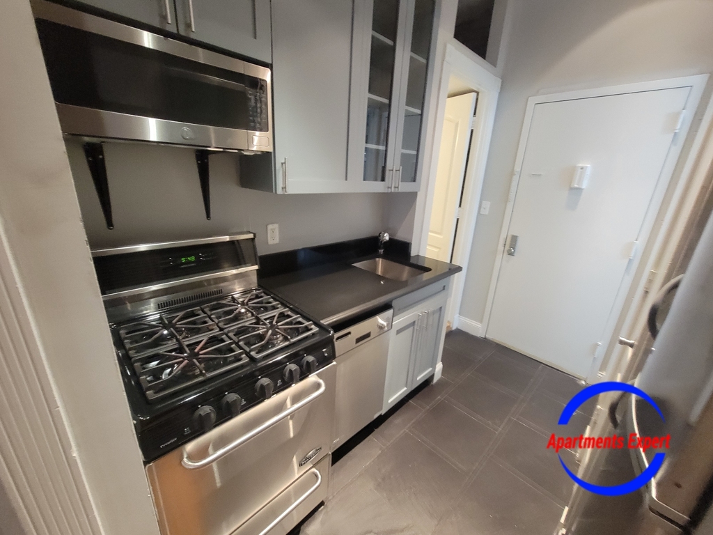 248 Mott Street - Photo 1