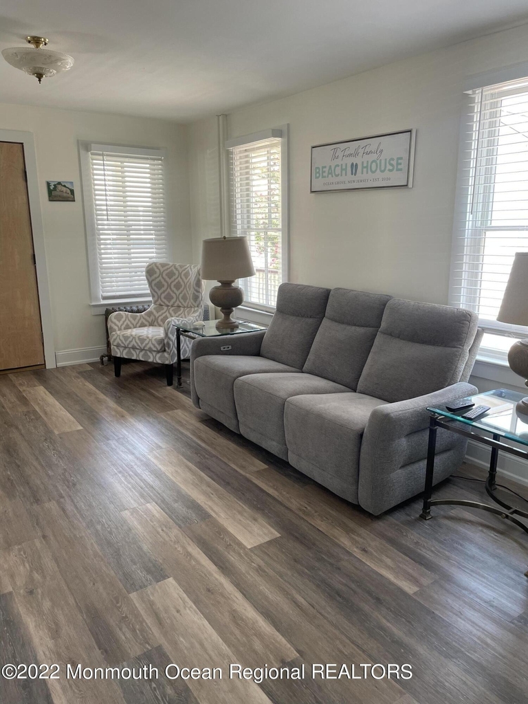 64 Abbott Avenue - Photo 3