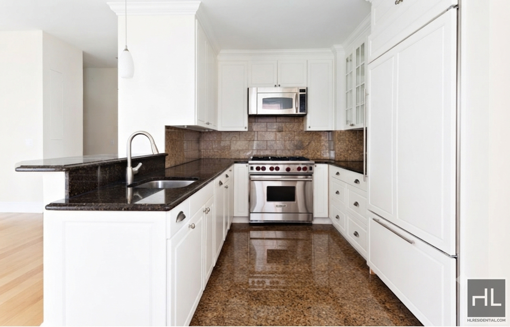 East 80th Street - Photo 1