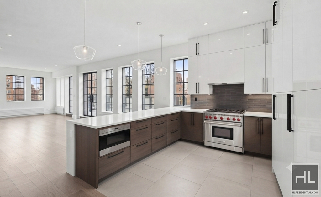East 80th Street - Photo 2