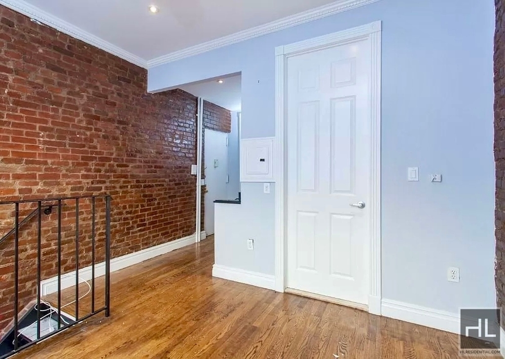 East 13th Street - Photo 10