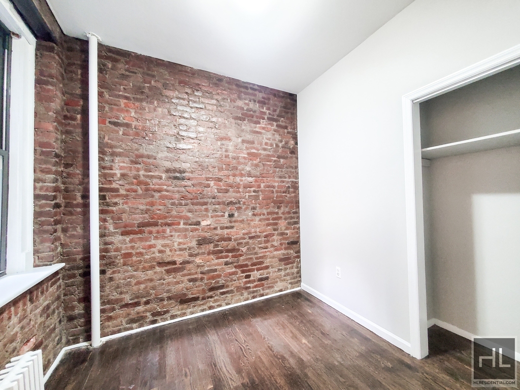East 13th Street - Photo 9