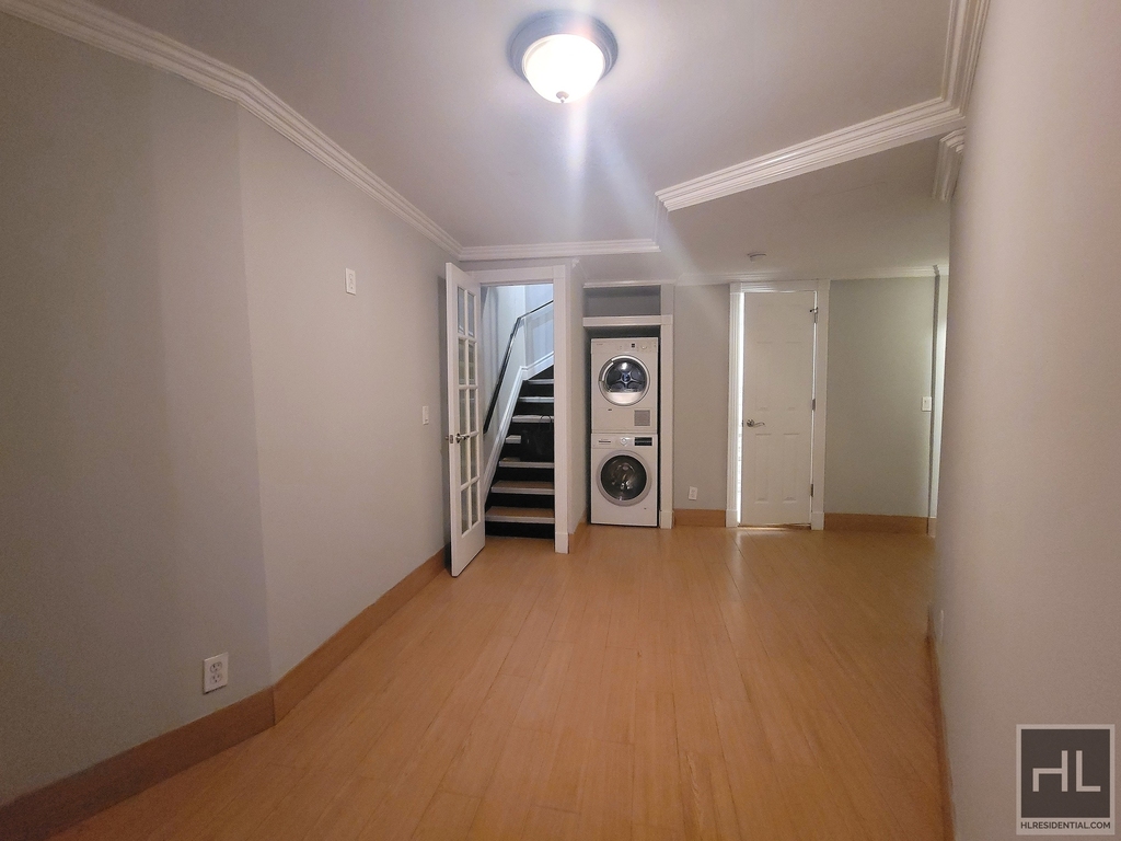 East 13th Street - Photo 3
