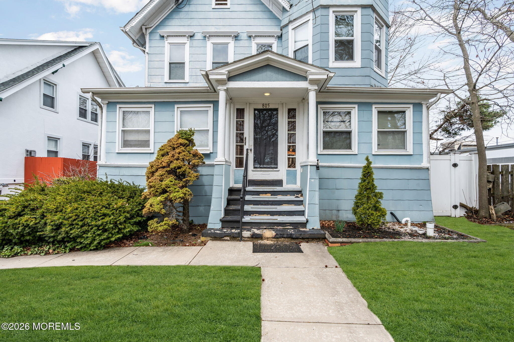 805 6th Avenue - Photo 2