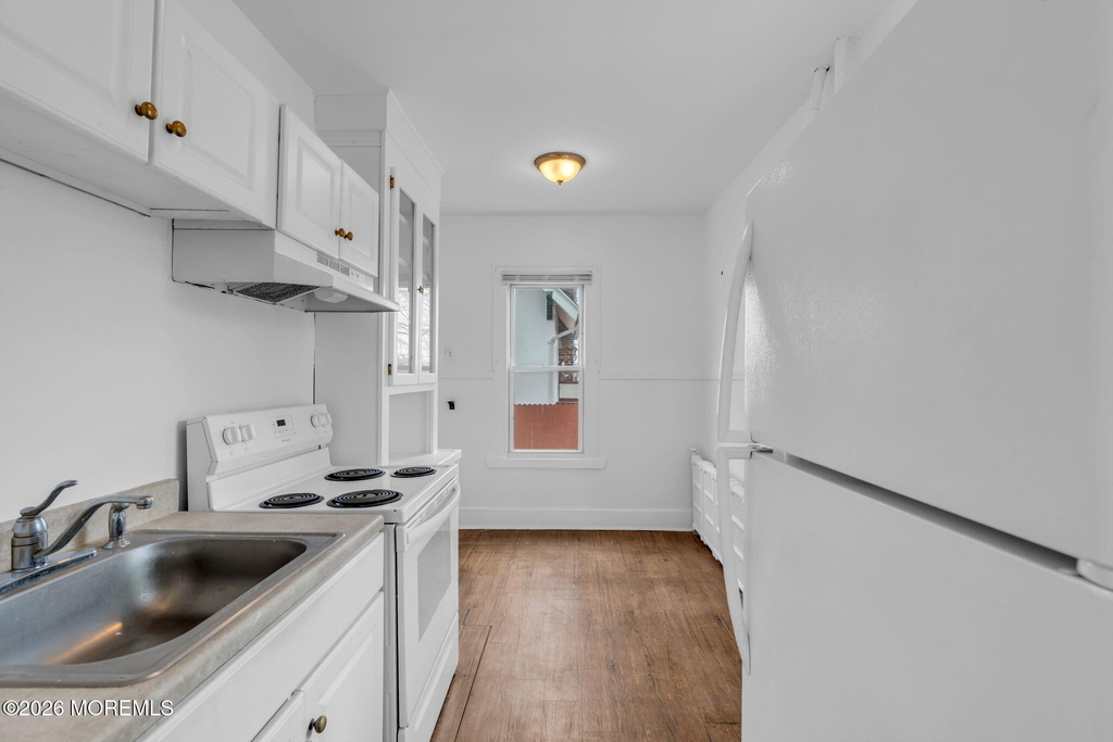 805 6th Avenue - Photo 13