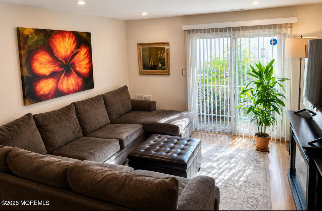 102 Wedgewood Circle - Photo 1