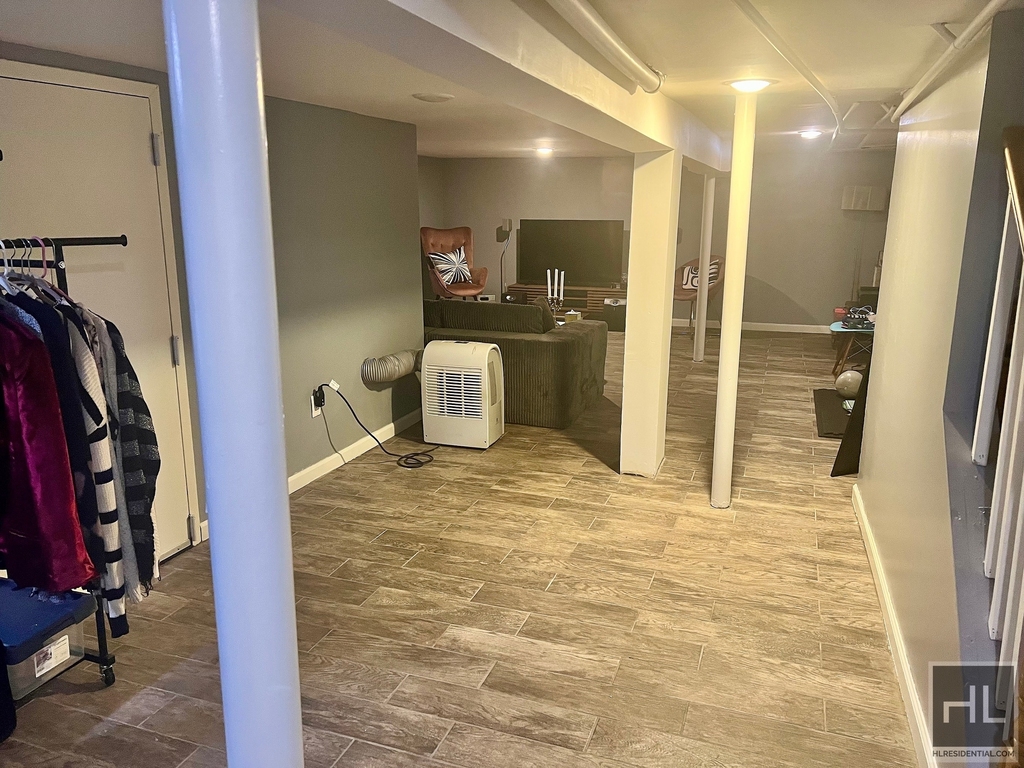 14 Covert Street - Photo 10