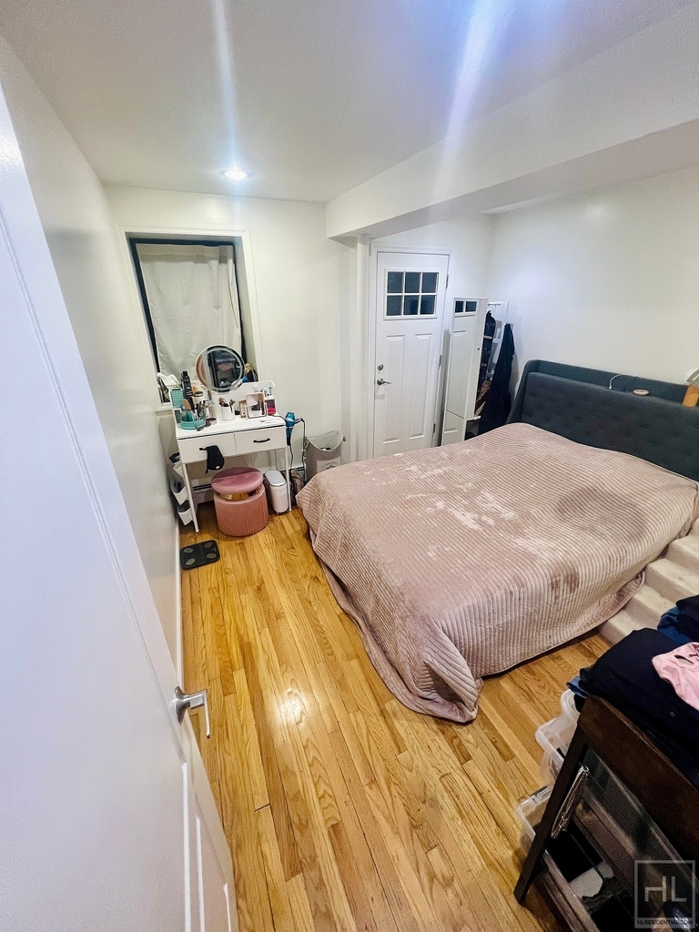 14 Covert Street - Photo 7