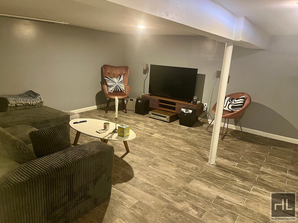 14 Covert Street - Photo 11