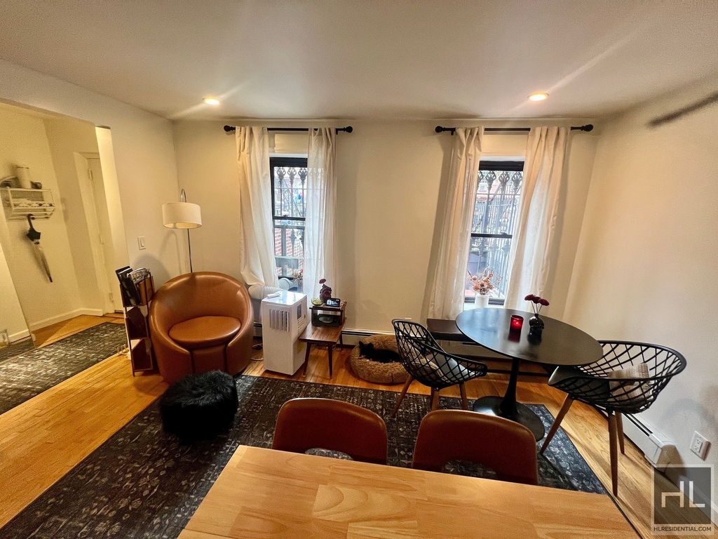 14 Covert Street - Photo 2
