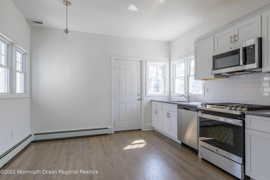 109 E River Road - Photo 8
