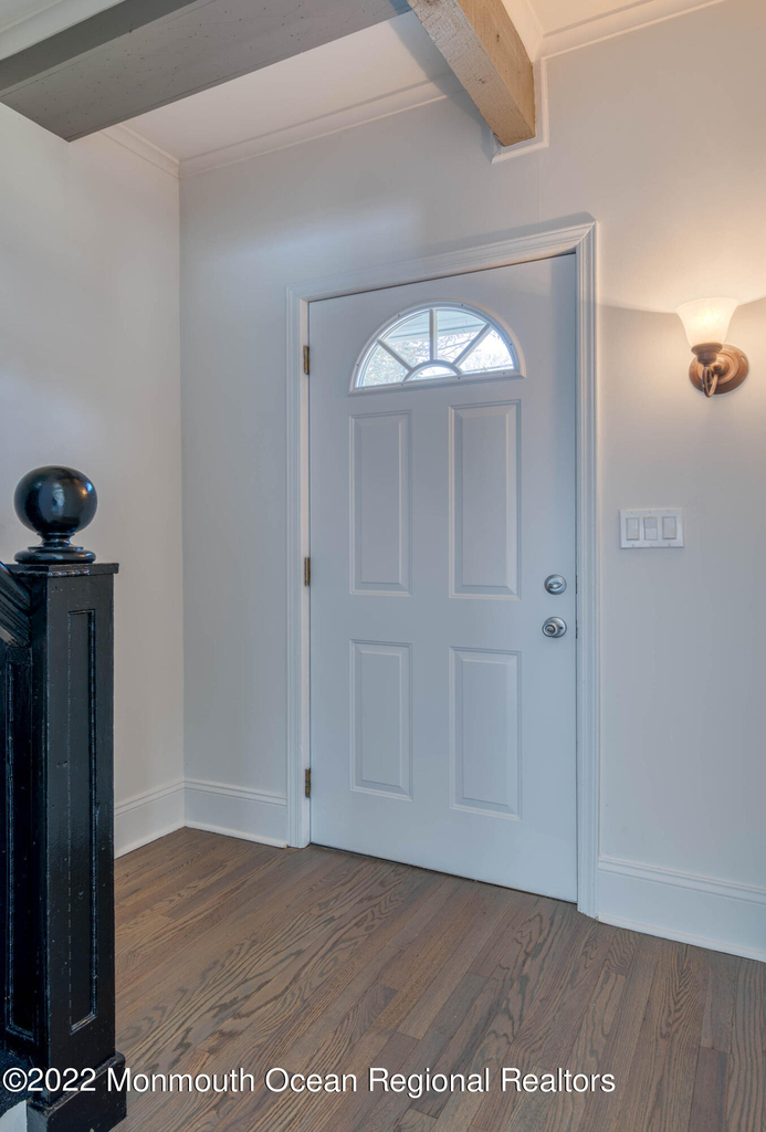 109 E River Road - Photo 2