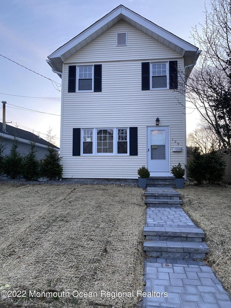 109 E River Road - Photo 0