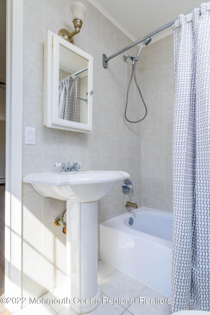 109 E River Road - Photo 18