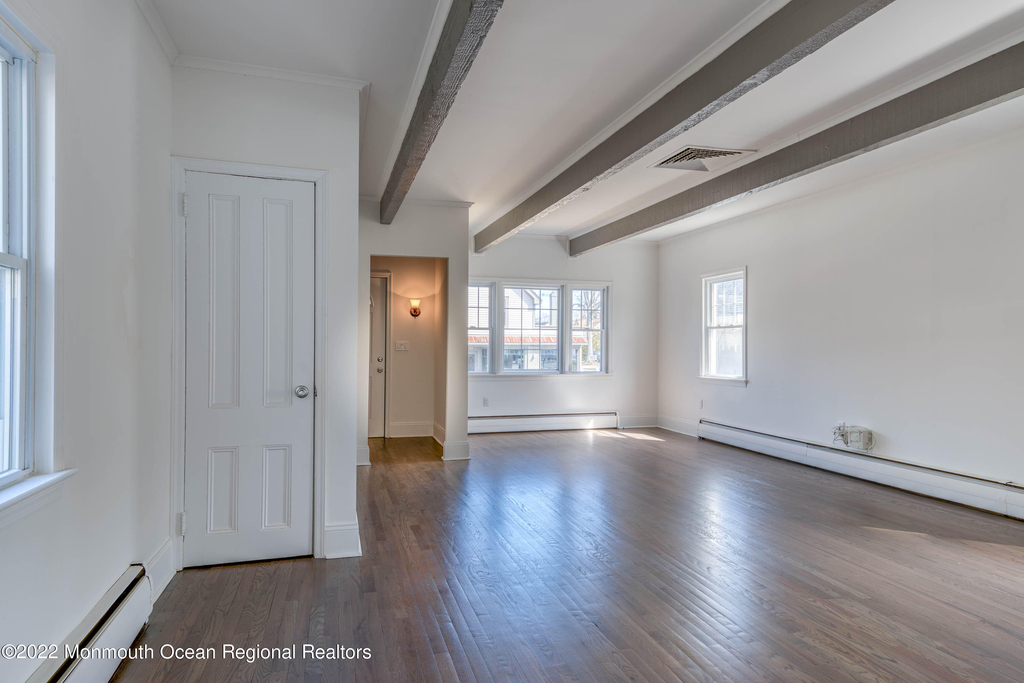 109 E River Road - Photo 4