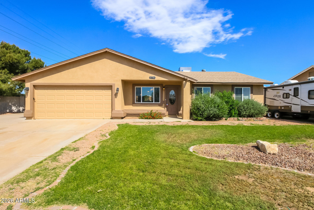 5716 S Roberts Road - Photo 0