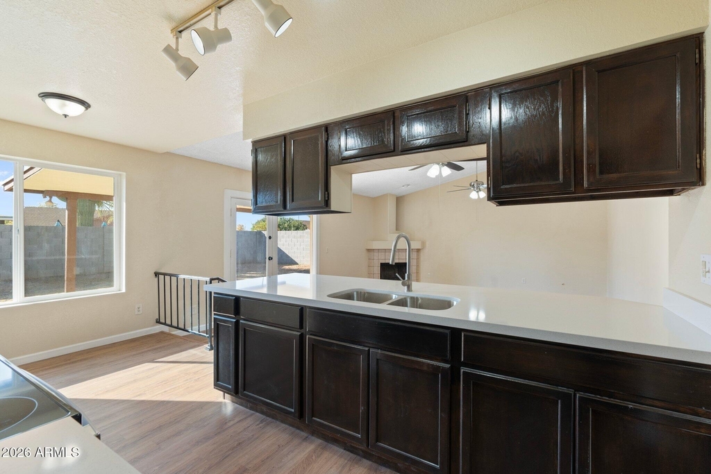 4043 W Sweetwater Avenue - Photo 3