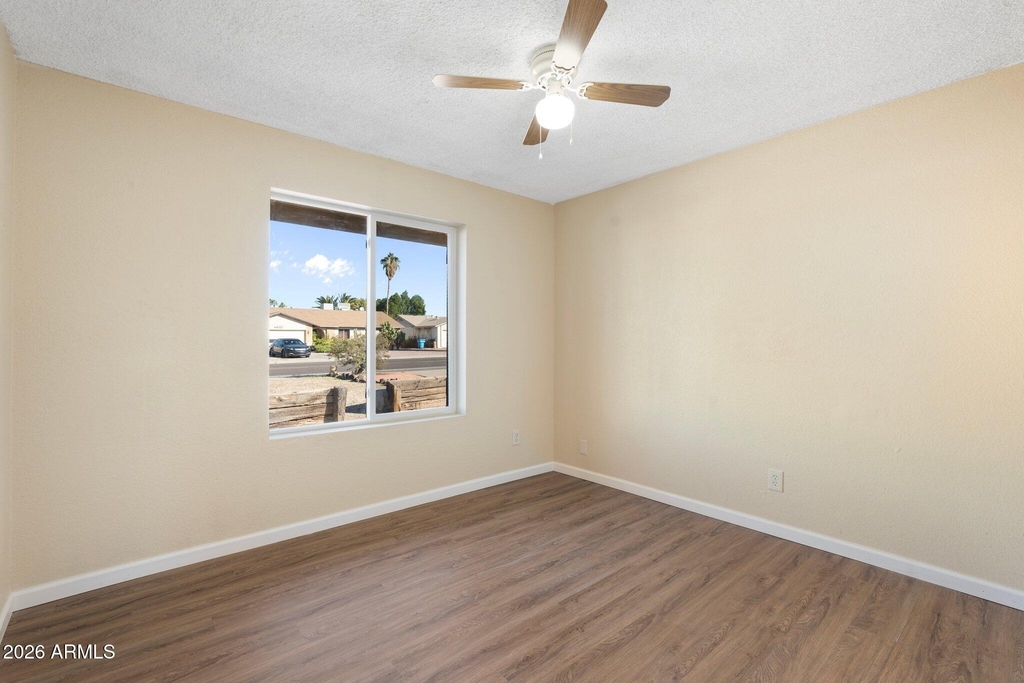 4043 W Sweetwater Avenue - Photo 13