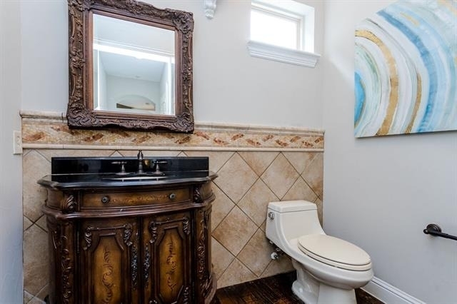 3817 Bowser Avenue - Photo 9
