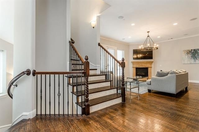 3817 Bowser Avenue - Photo 8