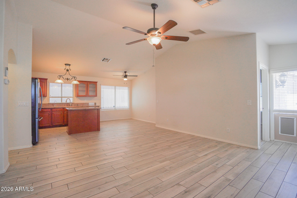 15614 N 34th Street - Photo 2