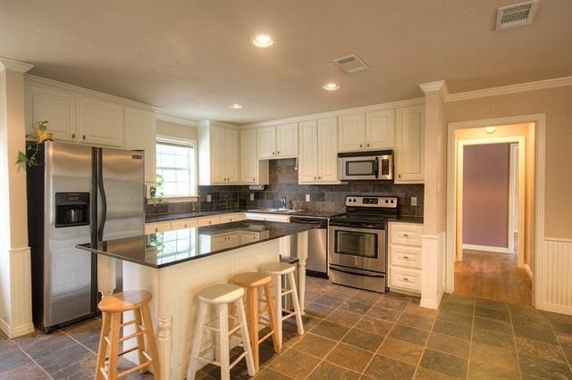 1804 Panhandle Street - Photo 5
