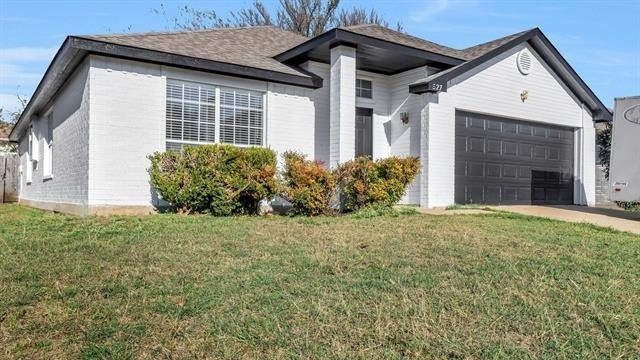 527 Alameda Avenue - Photo 1
