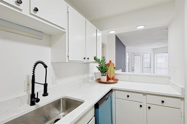 7652 Ronnie Drive - Photo 12