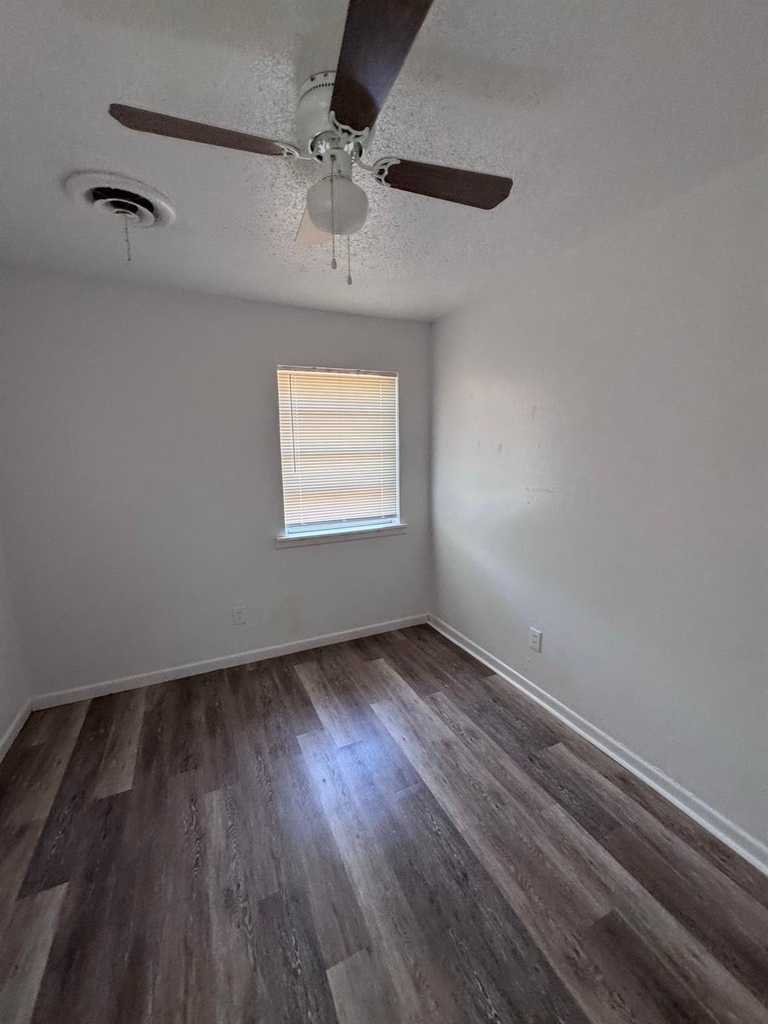 966 N La Salle Drive - Photo 7