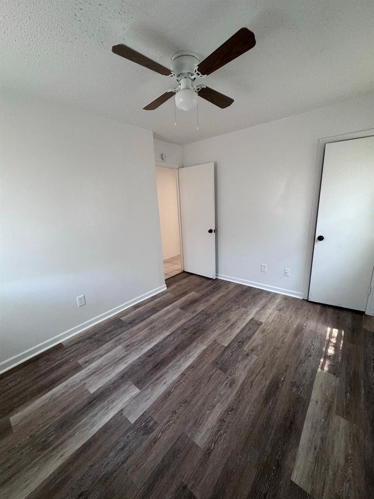 966 N La Salle Drive - Photo 6