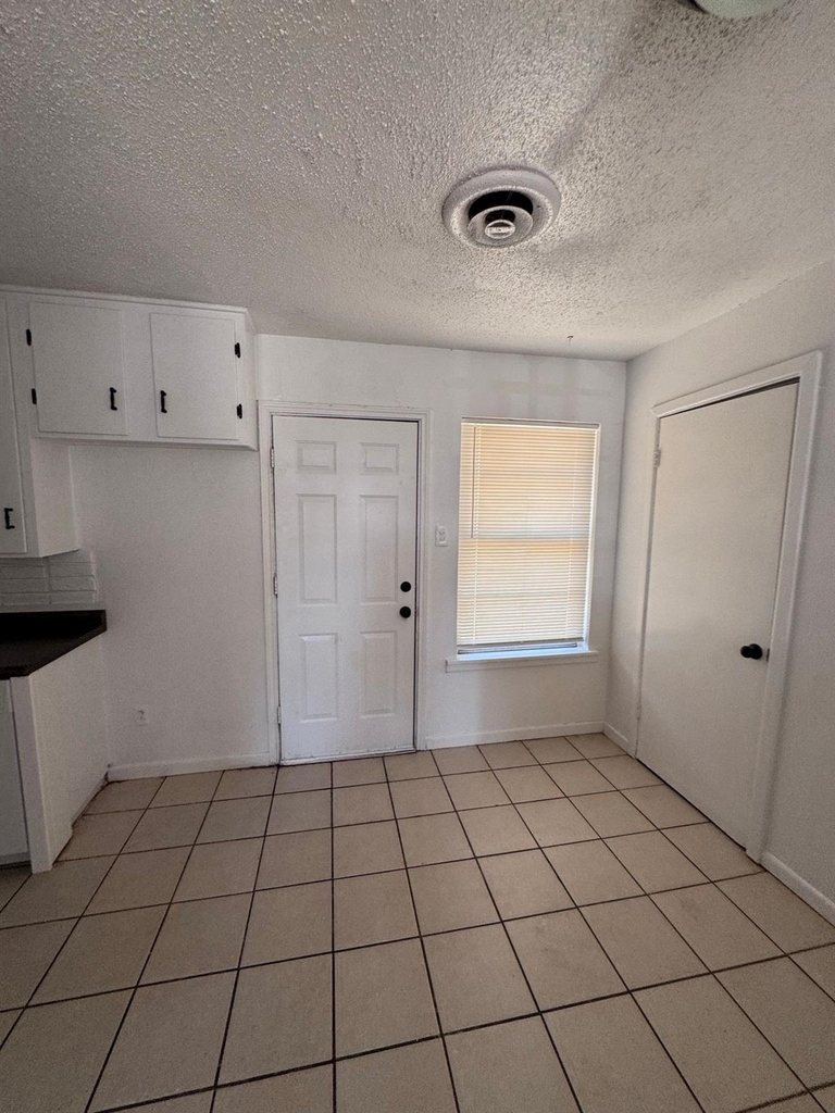 966 N La Salle Drive - Photo 19
