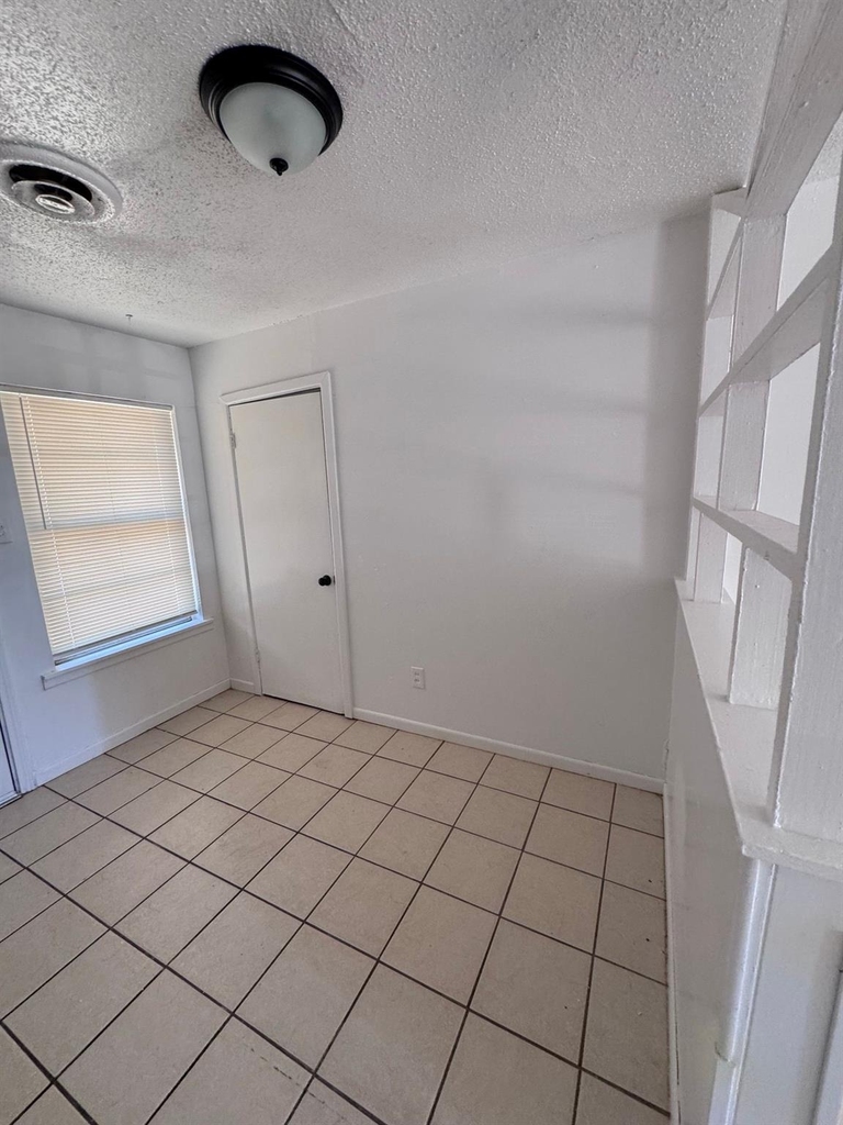 966 N La Salle Drive - Photo 20