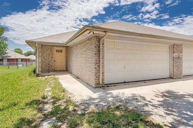 210 Joshua Boulevard - Photo 1
