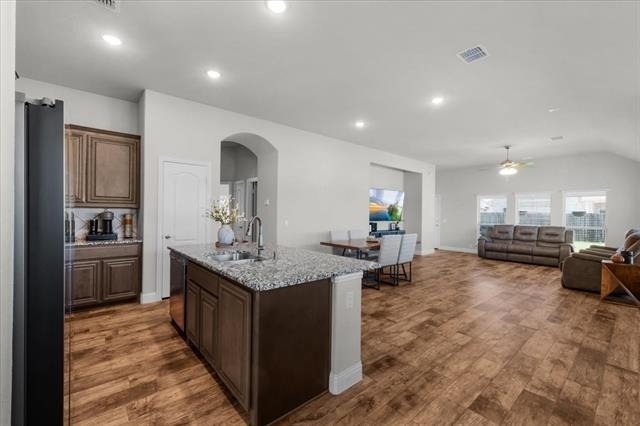 2740 Lisa Maria Street - Photo 4