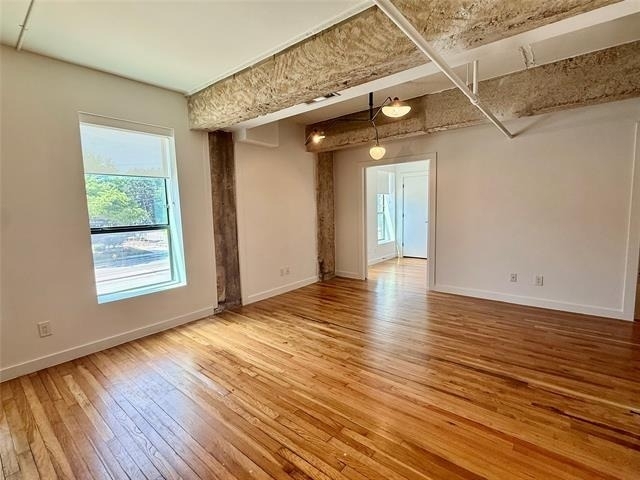 3721 N Hall Street - Photo 3