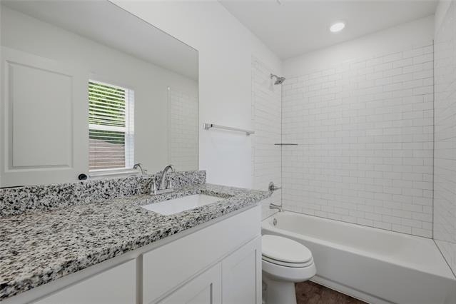 227 W Bond Street - Photo 17