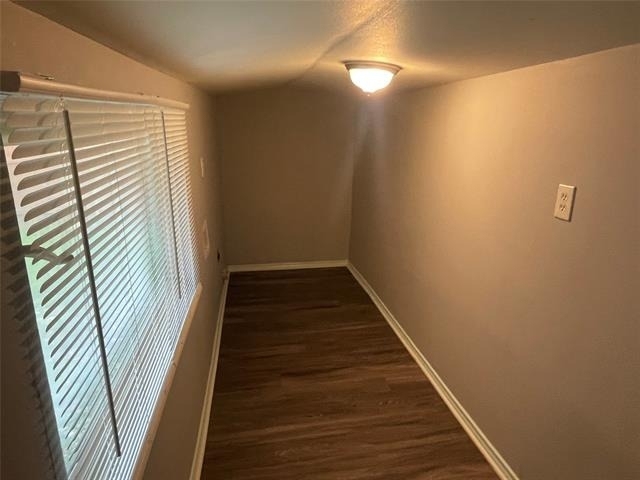 1208 E 8th Street - Photo 9