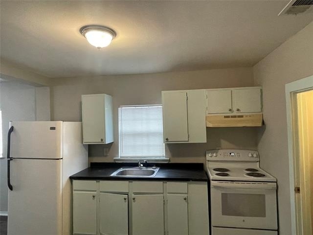 1208 E 8th Street - Photo 4